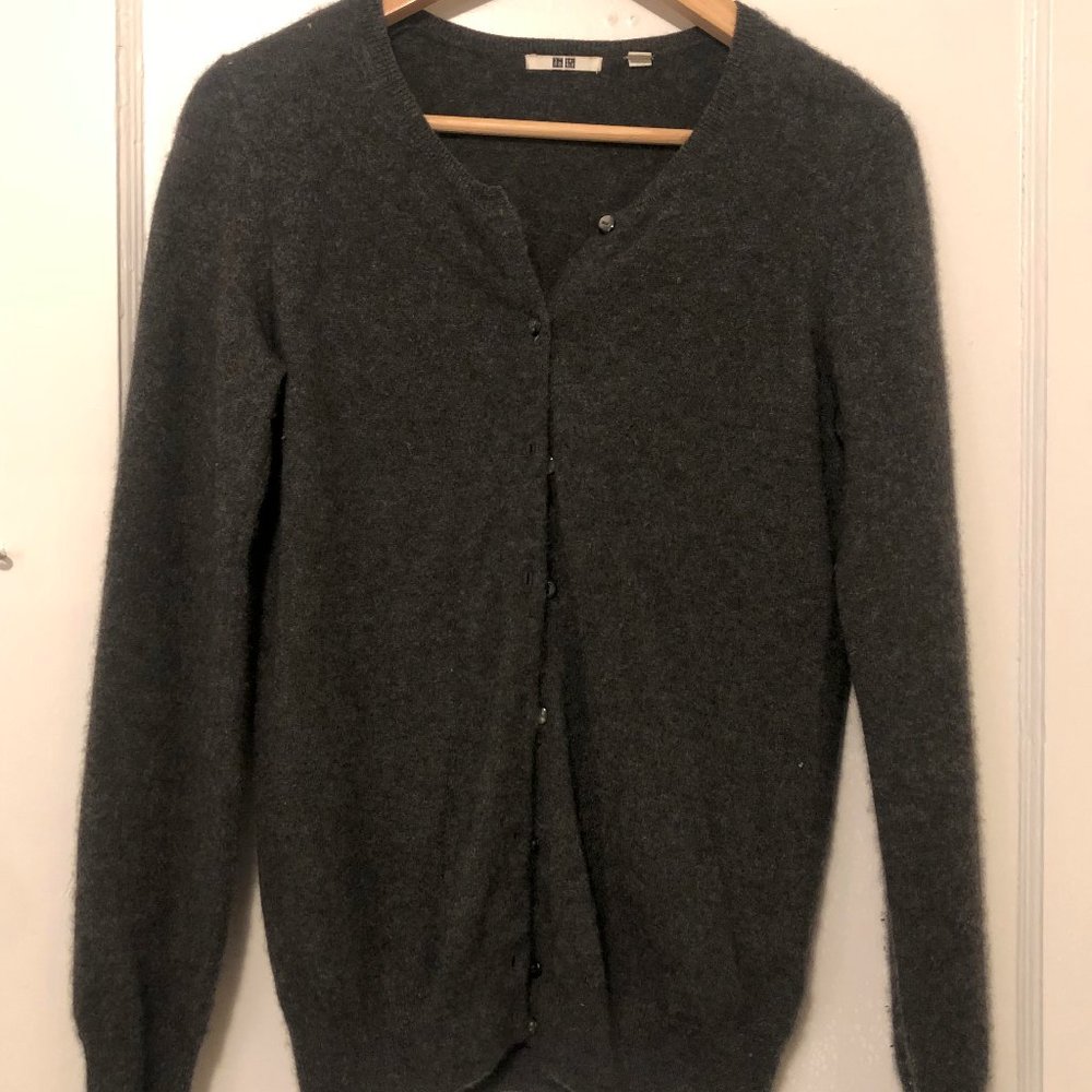 Uniqlo 100% cashmere cardigan
